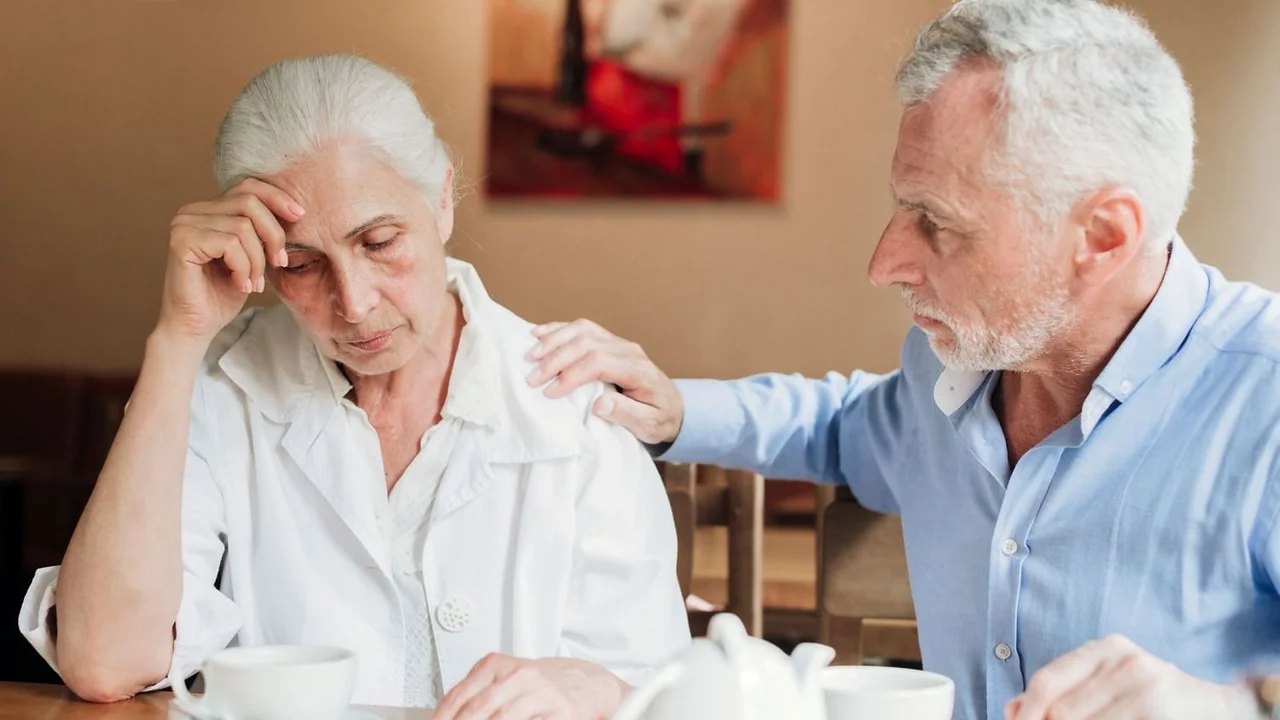 pareja de adultos mayores.