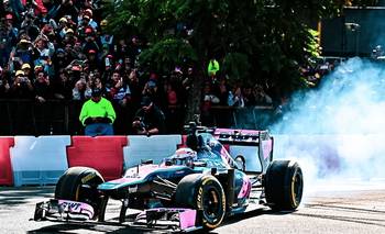 Colapinto llenó las calles de Palermo y mete presión por un GP de Fórmula 1 en Argentina | Automovilismo