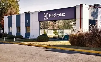 Electrolux cierra su planta y pasa a vender productos importados | Recesión
