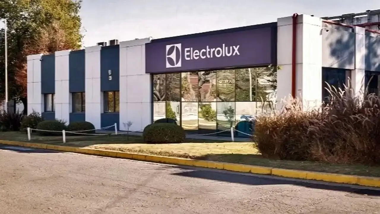 Electrolux cierra su planta y pasa a vender productos importados