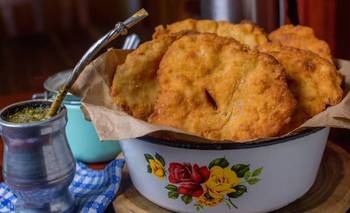 Está a solo 2 horas de CABA y este fin de semana largo celebra la fiesta de la torta frita | Escapadas