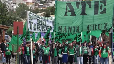 ATE lanza un nuevo paro de 72 horas en Santa Cruz: exigen a Vidal la urgente reapertura paritaria ATE lanza un nuevo paro de 72 horas en Santa Cruz: exigen a Vidal la urgente reapertura paritaria