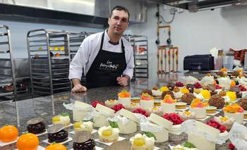 Trabajó 12 años como mozo y hoy vende las tortas más exclusivas de Francia | Gastronomía