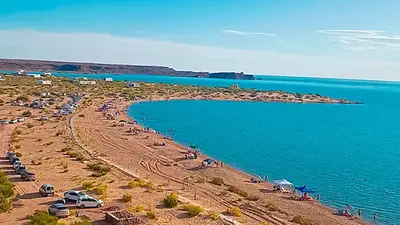 El "caribe" de la Patagonia: arena blanca y agua turquesa, pero poco lo conocen El "caribe" de la Patagonia: arena blanca y agua turquesa, pero poco lo conocen