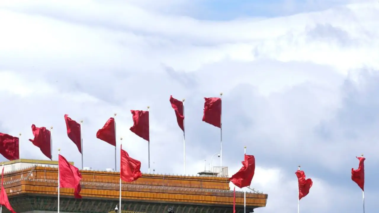 China se compromete a reforzar la seguridad energética y la autosuficiencia económica