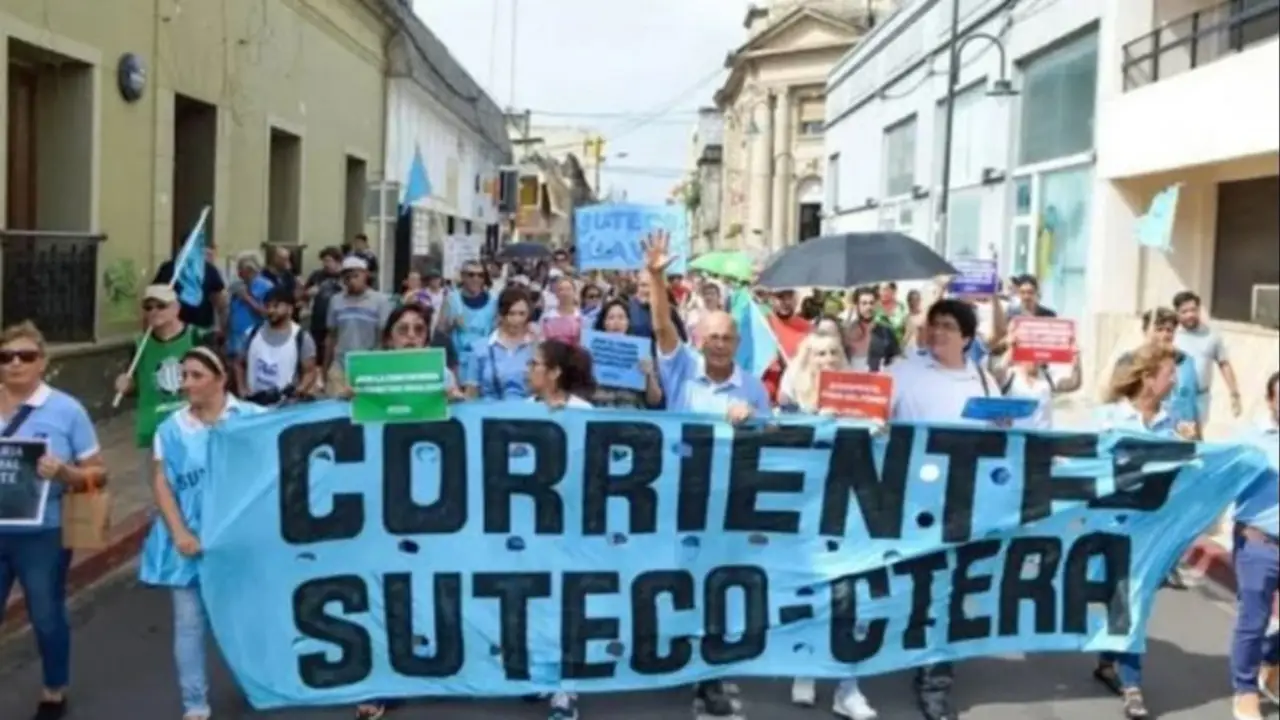 Docentes correntinos presionan a Valdés: denuncian pérdida salarial frente a la inflación