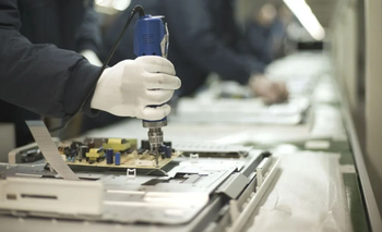 Alerta en el sector tecnológico: casi un tercio de las firmas proyecta reducir personal | Crisis económica