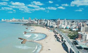 La ciudad argentina que fue nominada como la "mejor del mundo" y compite contra Brasil | Turismo
