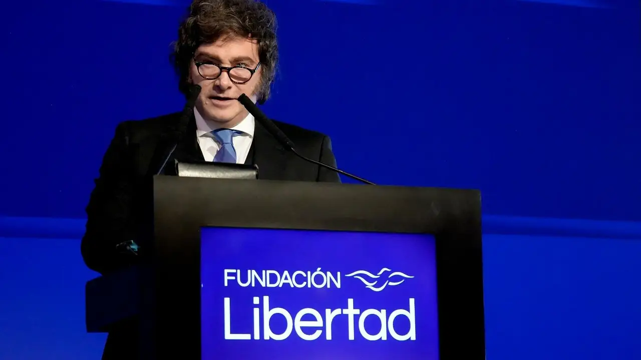 Furioso por el encuentro con Macri, Milei espera ahora una nueva derrota de Rocca