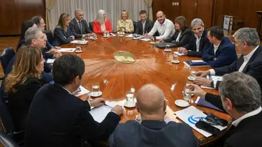 Senadores aliados pidieron respuestas a Caputo por la "motosierra" en la obra pública