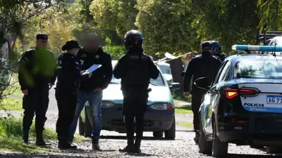 La reacción de un papá al enterarse que deberá pagar millones luego de que su hijo amenazara con un tiroteo escolar La reacción de un papá al enterarse que deberá pagar millones luego de que su hijo amenazara con un tiroteo escolar