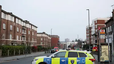 Policía detiene a un hombre tras doble apuñalamiento en barrio judío de Londres: grupo de seguridad Policía detiene a un hombre tras doble apuñalamiento en barrio judío de Londres: grupo de seguridad
