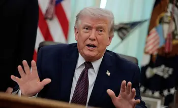 Mientras la guerra en Irán sigue, la maquinaria de deportación de Trump escala | Donald trump