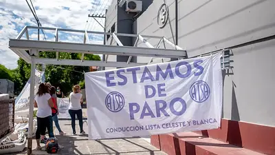 Trabajadores de Sanidad profundizan las medidas contra Vidal: segundo día de paro en rechazo al ajuste Trabajadores de Sanidad profundizan las medidas contra Vidal: segundo día de paro en rechazo al ajuste