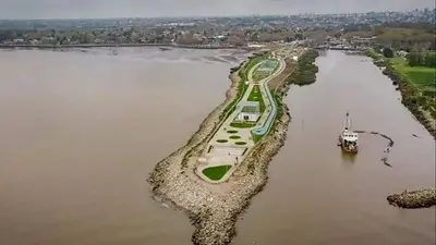 Encontraron sin vida a uno de los pescadores desaparecidos en el Río de la Plata Encontraron sin vida a uno de los pescadores desaparecidos en el Río de la Plata