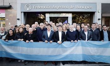 Kicillof, contra Adorni: "Si no responde, debe tomar una decisión" | Crisis económica y política