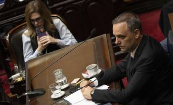 Adorni dice que no cometió "ningún delito", pero UP buscará una moción de censura | Seguimiento minuto a minuto