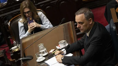 Adorni dice que no cometió "ningún delito", pero UP buscará una moción de censura Adorni dice que no cometió "ningún delito", pero UP buscará una moción de censura