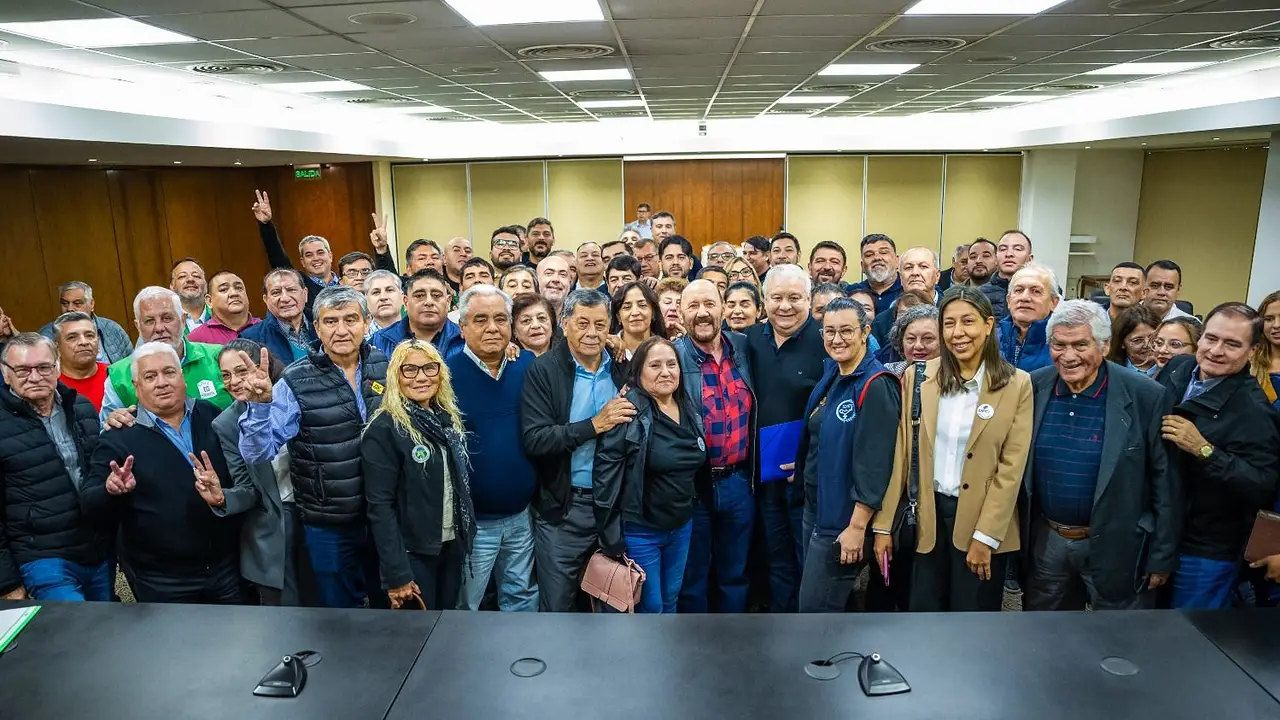 Insfrán recibió al apoyo de la CGT Formosa y sumó respaldo contra el pedido de intervención: "Unidad nacional para beneficio del pueblo"