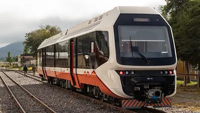 El único tren solar del continente está en Argentina: conecta cinco pueblos y dos provincias El único tren solar del continente está en Argentina: conecta cinco pueblos y dos provincias