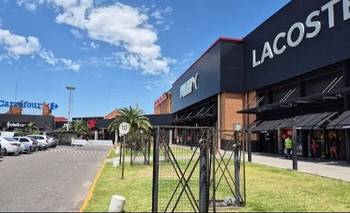 Descuentos de hasta 60% en zapatillas y ropa deportiva en un outlet | Descuentos