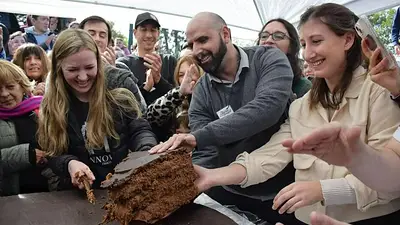 San Antonio de Areco celebra la Fiesta del Alfajor el fin de semana largo de mayo con entrada gratuita. San Antonio de Areco celebra la Fiesta del Alfajor el fin de semana largo de mayo con entrada gratuita.