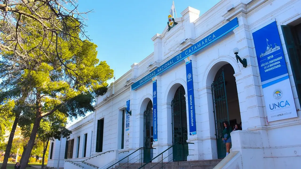 Luego de la intimación a los rectores, la UNCA denunció "presión" política del gobierno de Milei 