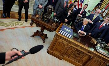 Trump dice que "probablemente" podría retirar las tropas de EEUU de Italia y España | Eeuu