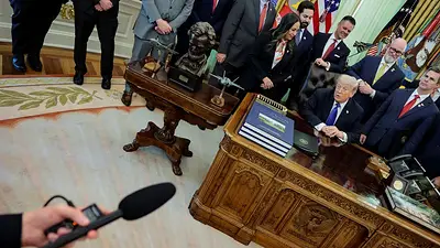 Trump dice que "probablemente" podría retirar las tropas de EEUU de Italia y España Trump dice que "probablemente" podría retirar las tropas de EEUU de Italia y España