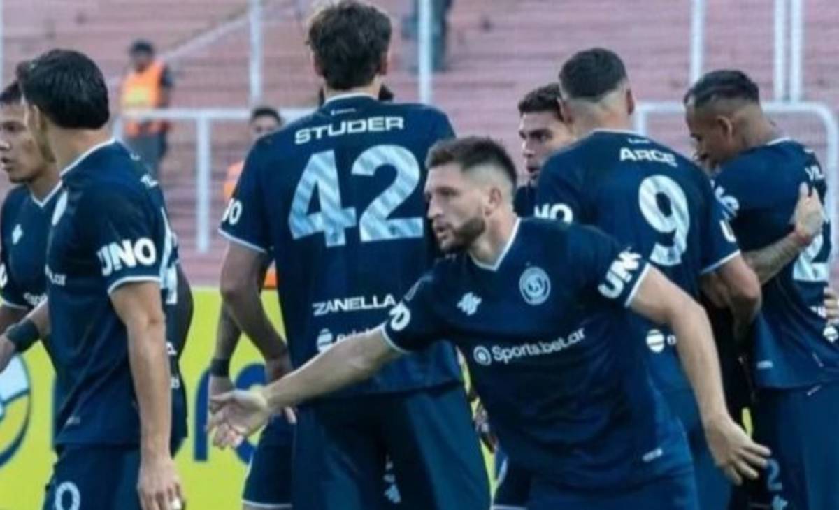 Alfredo Berti, el técnico que rescató a Independiente Rivadavia del ascenso y lo llevó a la cima del fútbol argentino — image 1