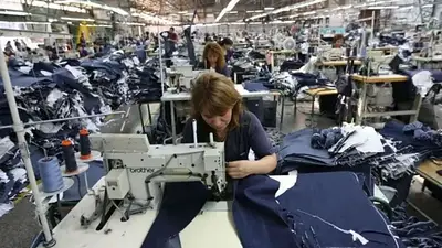 Ropa a 50% off por la crisis de Javier Milei: dónde y cuándo es la iniciativa de Ona Sáez Ropa a 50% off por la crisis de Javier Milei: dónde y cuándo es la iniciativa de Ona Sáez