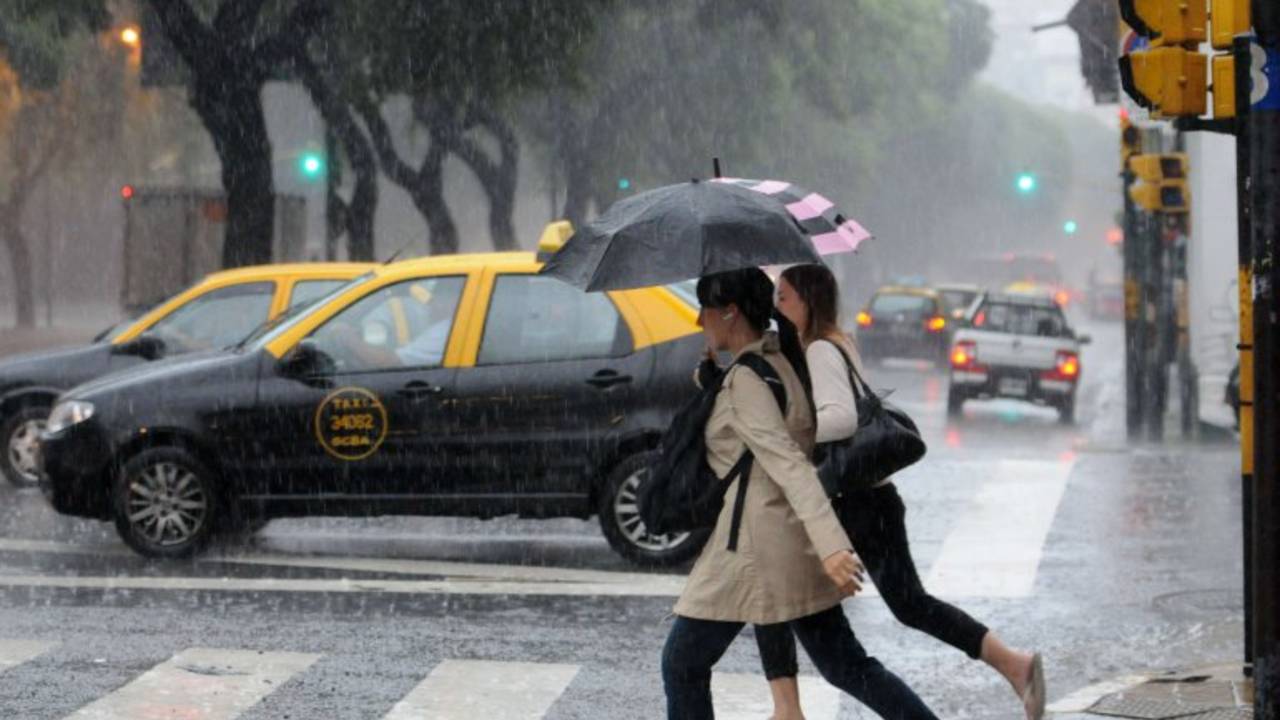 Tormentas fuertes y granizo en Buenos Aires