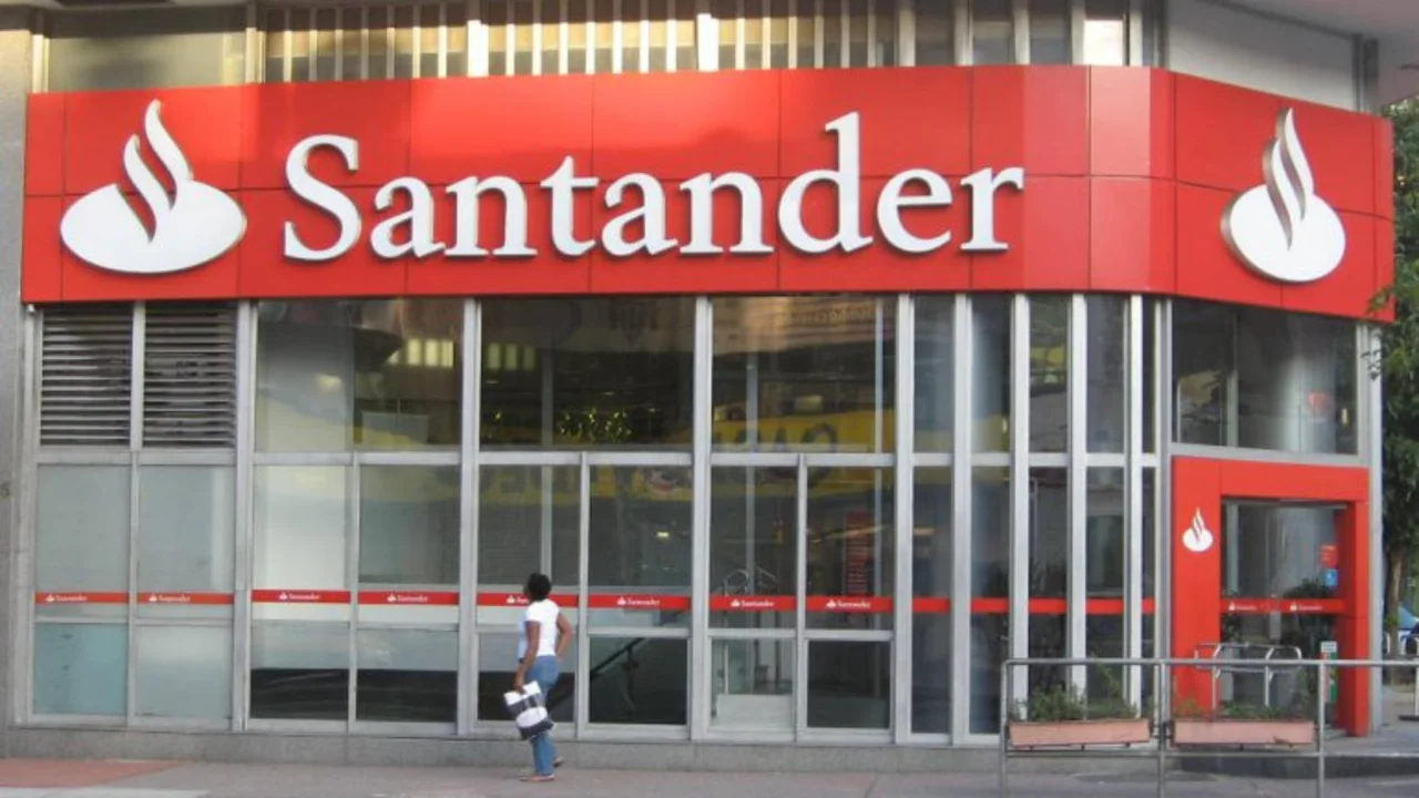 La UIF multó al Santander Río y a su directorio por 5 millones
