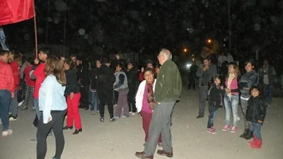 Un intendente despistado se confundió de acto de campaña y celebró con el rival Un intendente despistado se confundió de acto de campaña y celebró con el rival