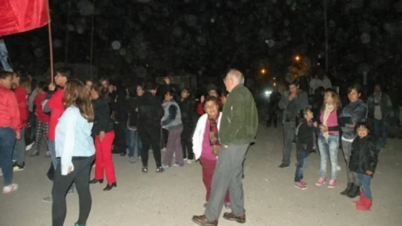Un intendente despistado se confundió de acto de campaña y celebró con el rival