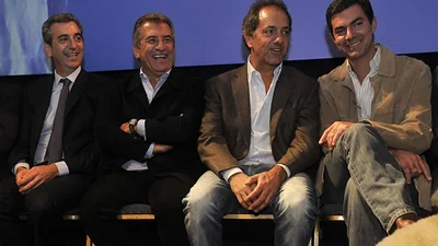 Elecciones 2015: El FpV analiza el planteo de Cristina para reducir candidatos Elecciones 2015: El FpV analiza el planteo de Cristina para reducir candidatos