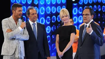 Tinelli volvió a la TV junto a los principales presidenciales, que buscaron sumar votos Tinelli volvió a la TV junto a los principales presidenciales, que buscaron sumar votos