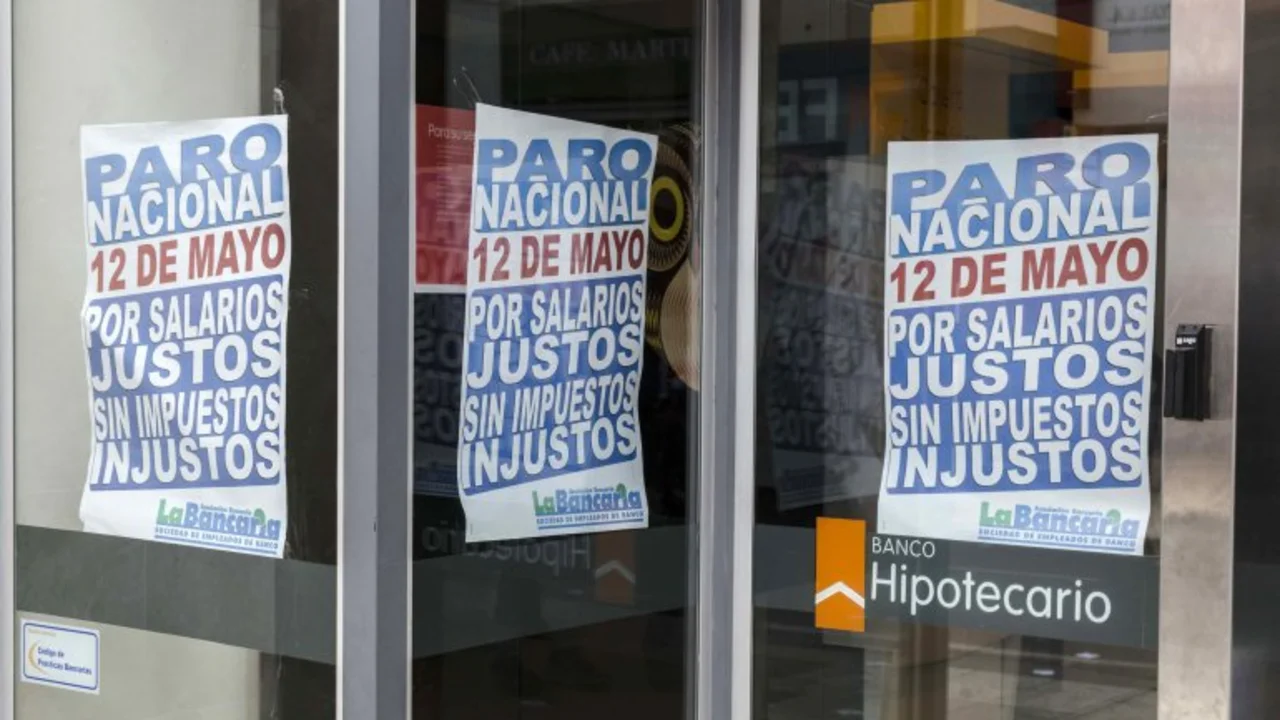Bancarios estiman en "más del 90 por ciento" el acatamiento al paro nacional