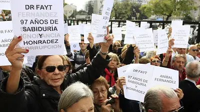 Tribunales: marcha en defensa de Carlos Fayt Tribunales: marcha en defensa de Carlos Fayt