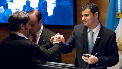 YPF desmiente que Kicillof cobre un sueldo como director YPF desmiente que Kicillof cobre un sueldo como director