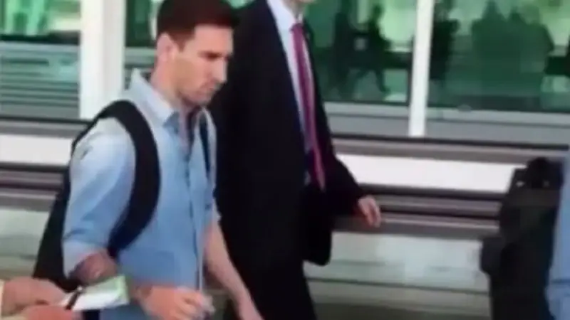Video: Messi le negó el autógrafo a un abuelo