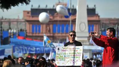 #VivaLaPatria: Los festejos de la gente en la Plaza #VivaLaPatria: Los festejos de la gente en la Plaza