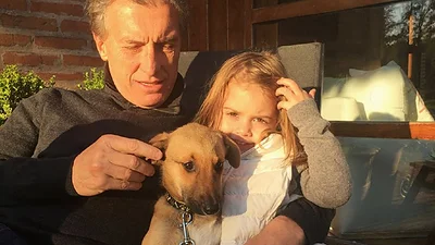 Elecciones 2015 | Macri presentó al perro del PRO y le puso de nombre "Balcarce" Elecciones 2015 | Macri presentó al perro del PRO y le puso de nombre "Balcarce"