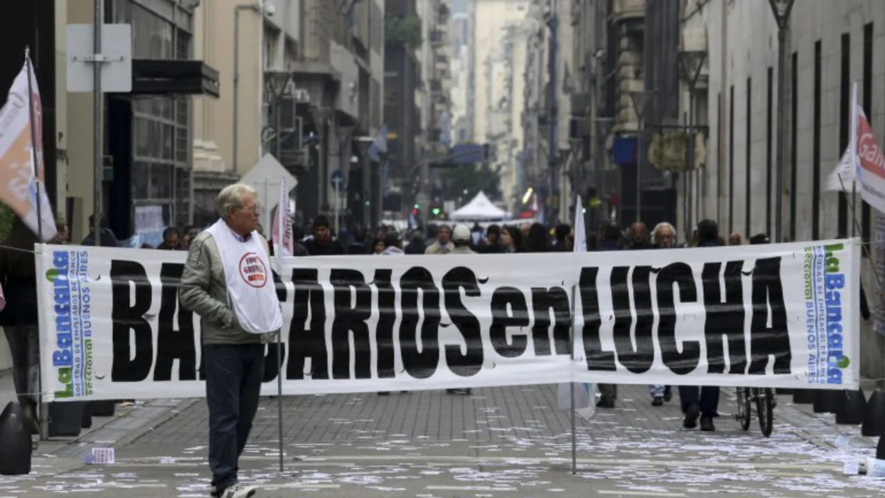 Paritarias 2015: Bancarios intentarán cerrar esta tarde la paritaria