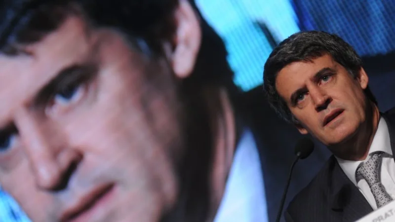 El día que Prat Gay se burló del aumento del precio de la nafta