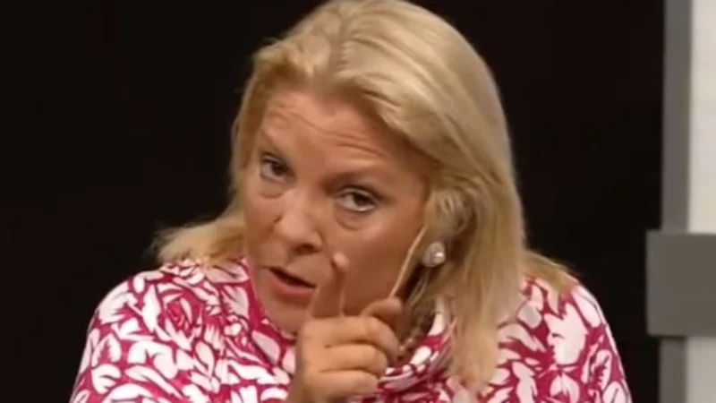 Carrió dijo que "no hay despidos" y pidió "no comprar fideos"