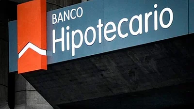 Después de firmar el acuerdo con Macri, el Hipotecario despidió trabajadores Después de firmar el acuerdo con Macri, el Hipotecario despidió trabajadores