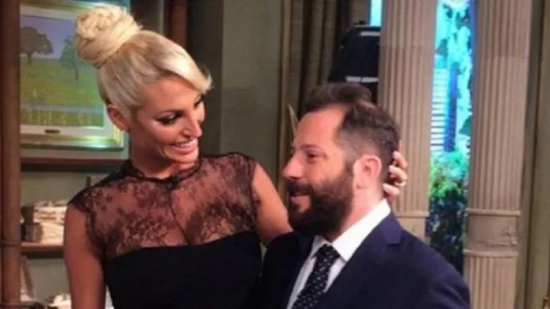 En medio del escándalo, Ottavis quiere reconciliarse con Vicky Xipolitakis