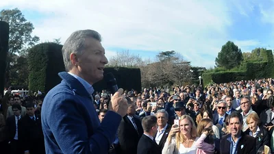 Luego del Tedeum, Macri sirvió locro en Olivos Luego del Tedeum, Macri sirvió locro en Olivos