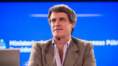 Pese a las "disculpas", los españoles ganaron millones en los últimos 20 años Pese a las "disculpas", los españoles ganaron millones en los últimos 20 años